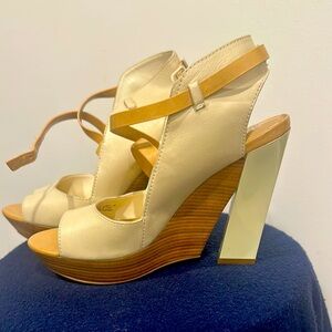 Maria Sharapove heels/ used / great condition/ 8B